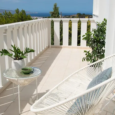 فيلة The Mansion كاندية